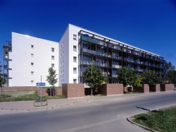 JPG Image, 134KB, 940px × 705px